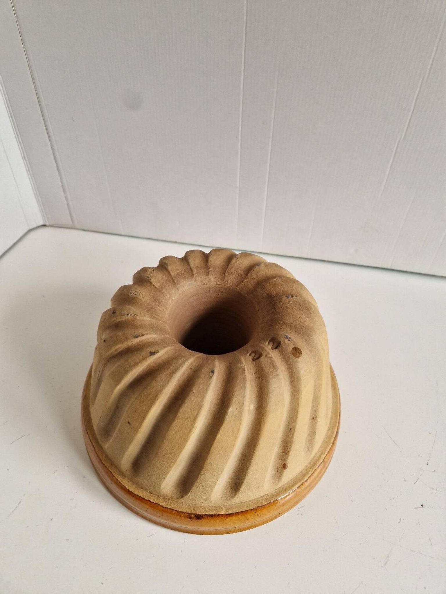Old alsace kouglof cake mould decorative kitchen. diameter 21.5 cm. height