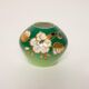 Vase vert en porcelaine peint à la main, milieu du XXe siècle