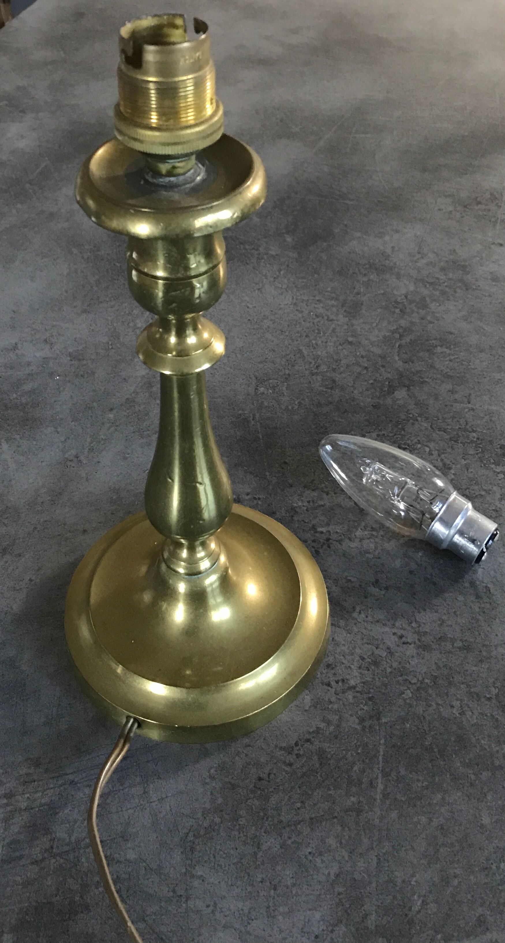 Lamp foot candle holder shape in solid brass 26.5 cm