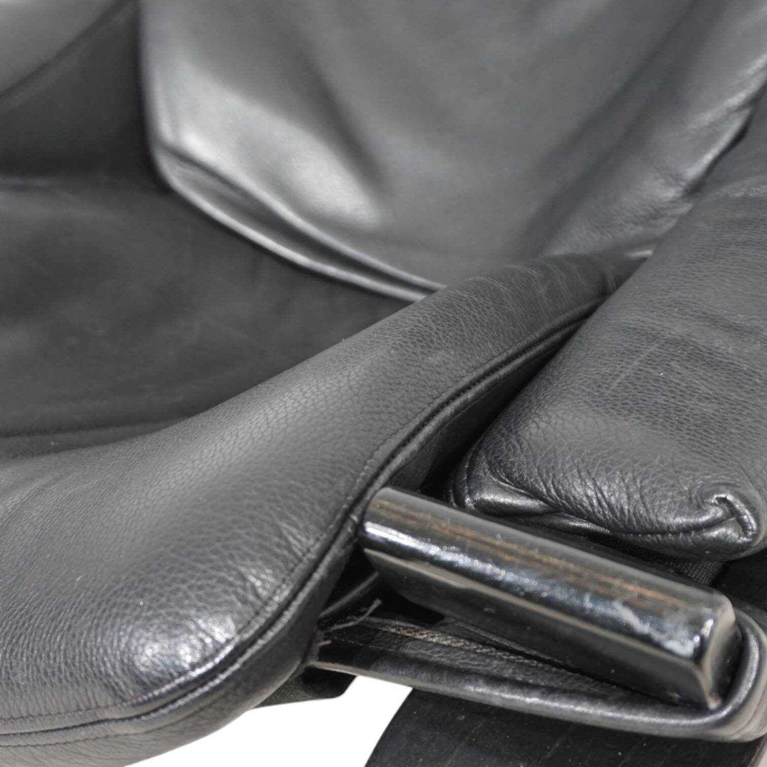 Nelo Kroken leather lounge chair by Åke Fribytter, 1970
