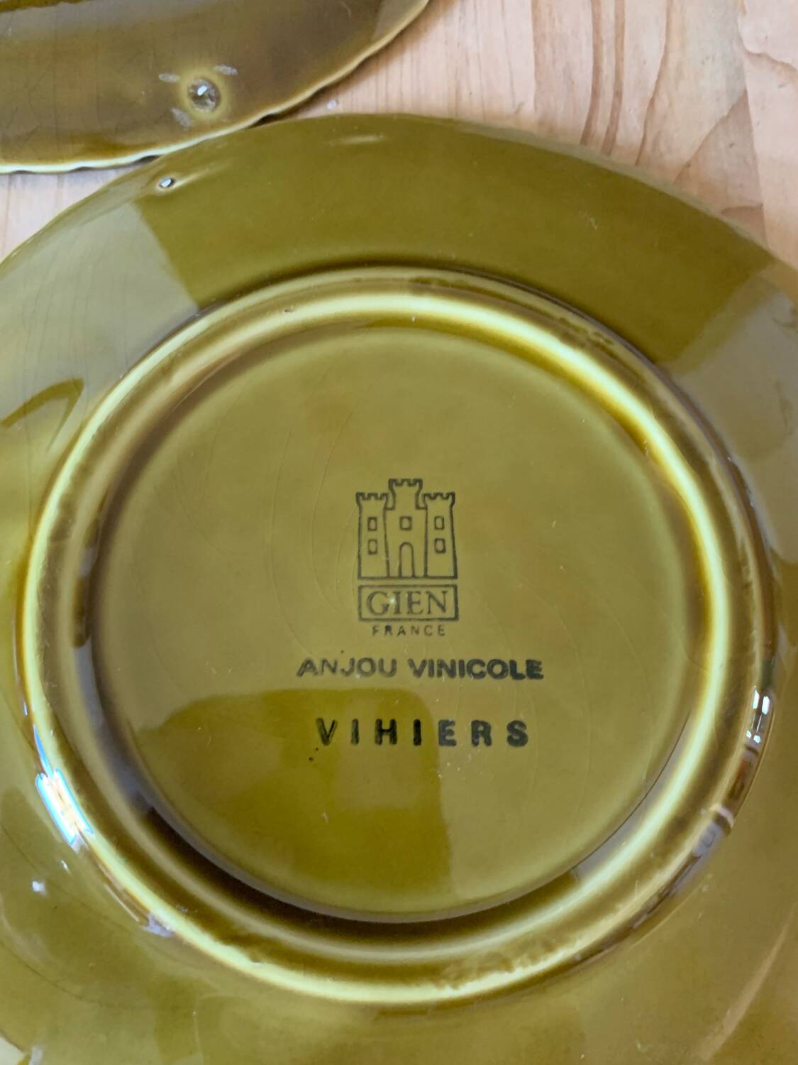 Gien earthenware Loire castle plates