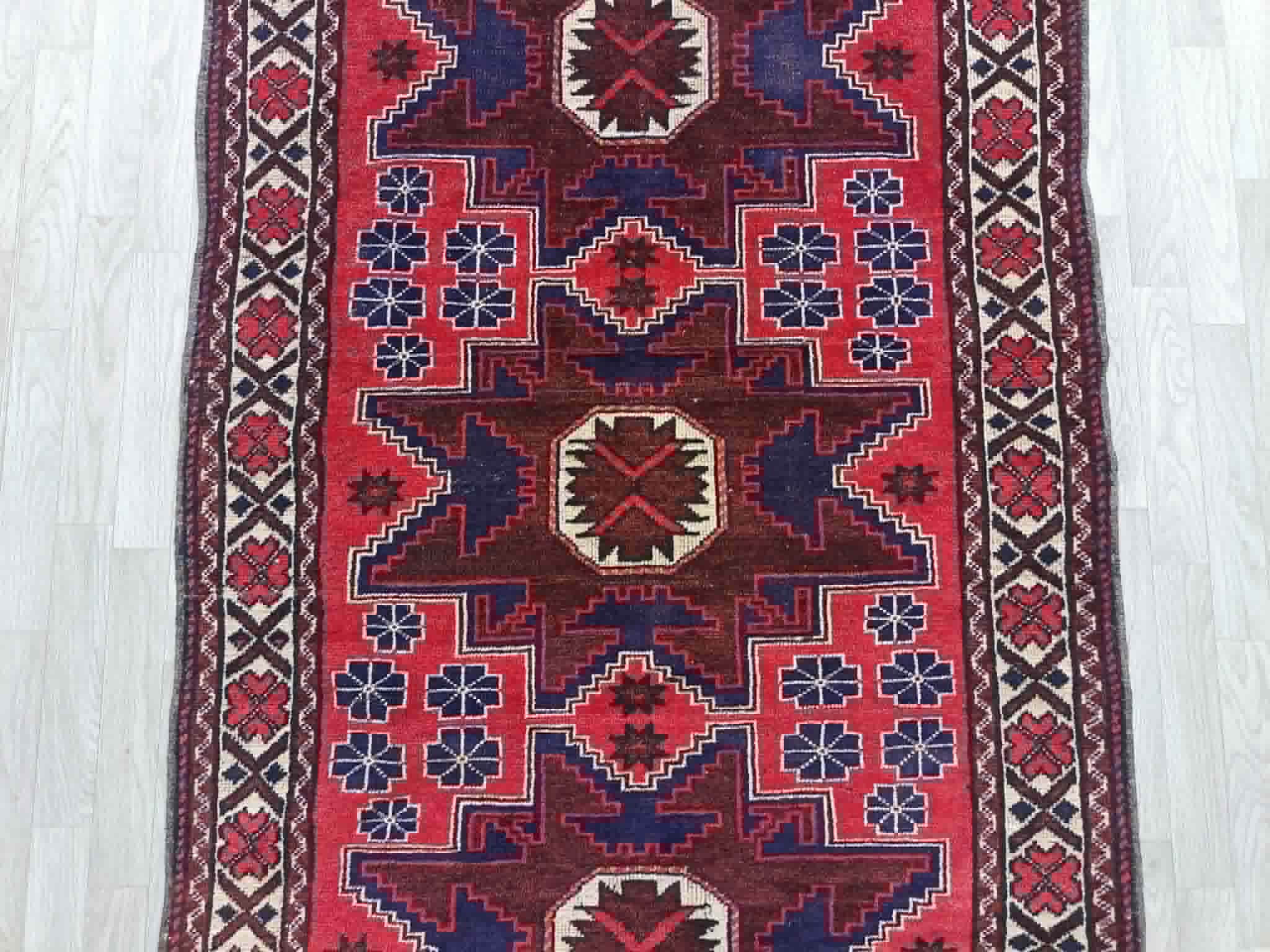 Tapis Kars fait main
