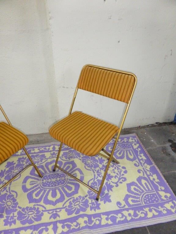 Chaise pliante Lafuma Chantazur, en velours jaune moutarde, doré, a