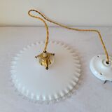 Serrated opaline suspension