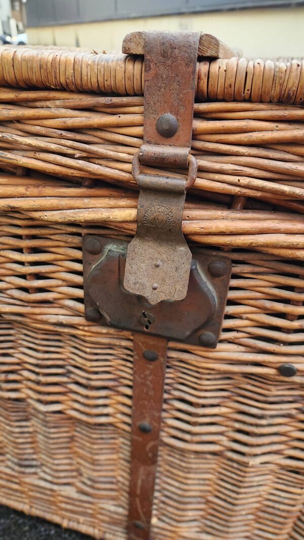 Ancienne malle de voyage Vintage en rotin osier des années 1900