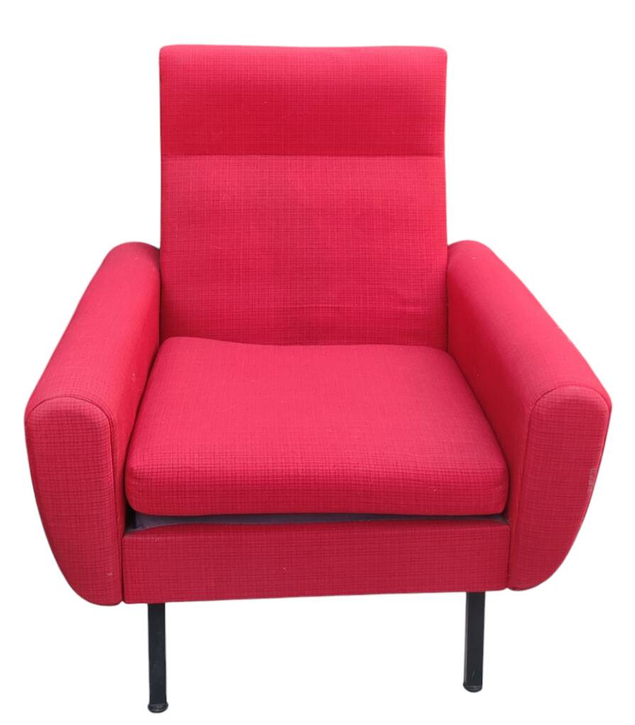 Pair of vintage armchairs with metal legs