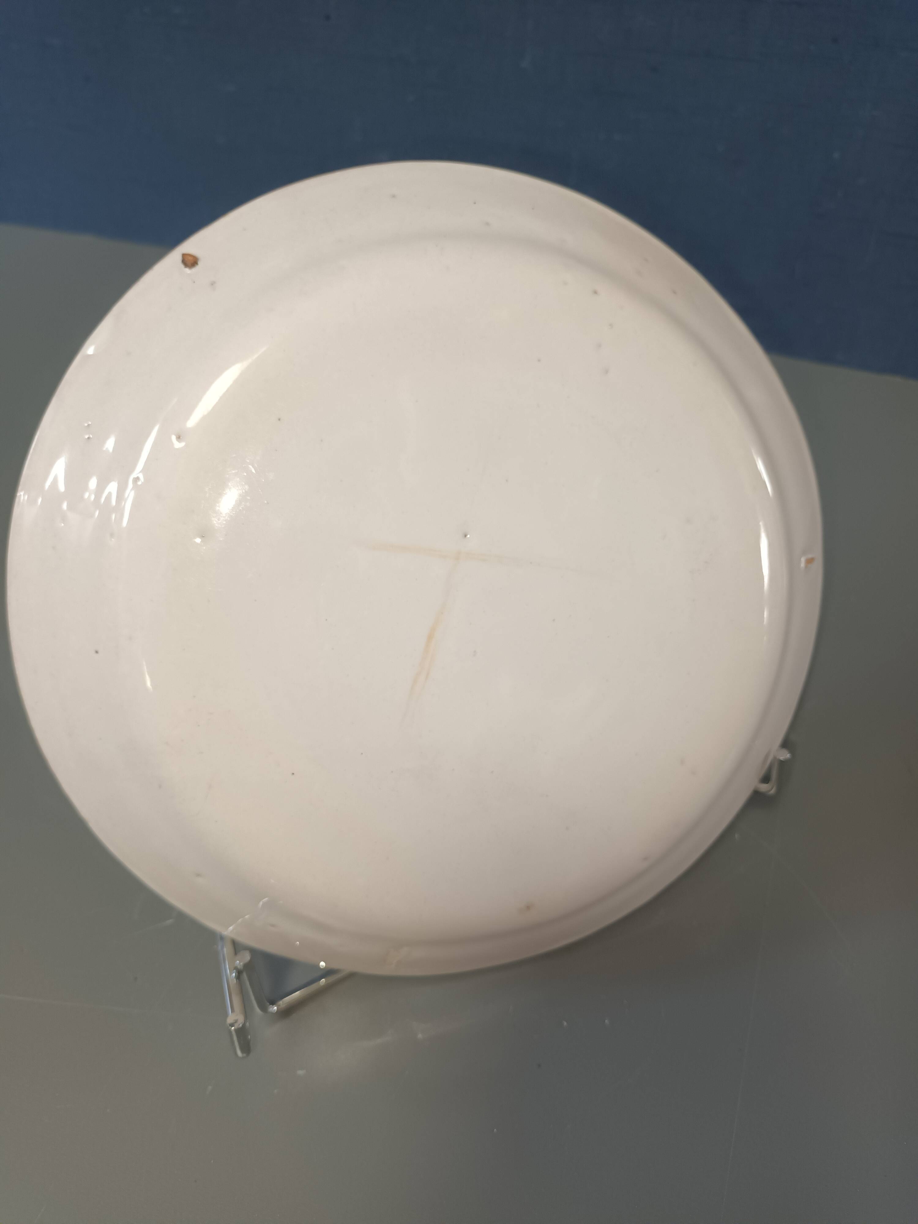 Hollow plate old earthenware