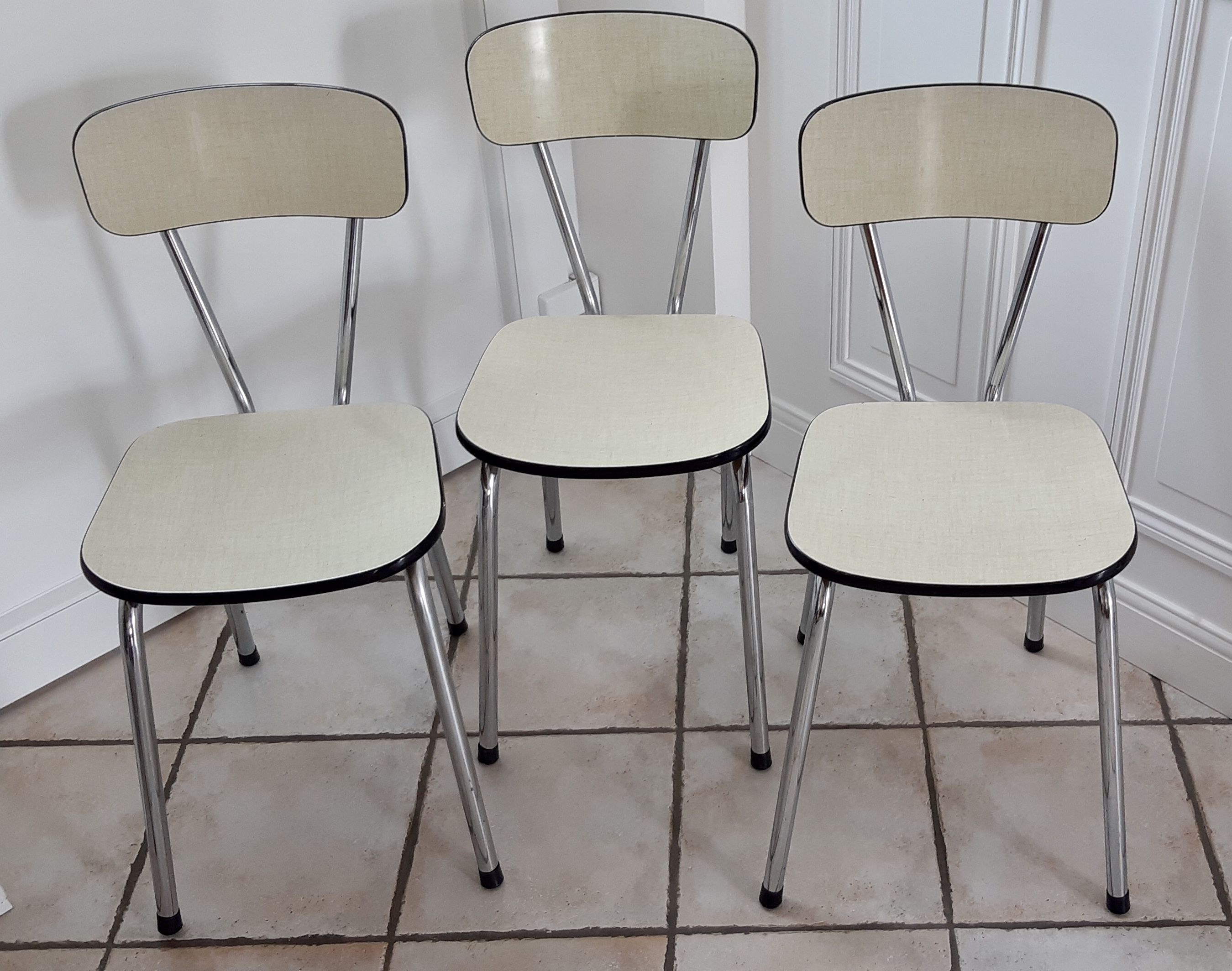 Set of 3 pale yellow chairs in Formica 70s