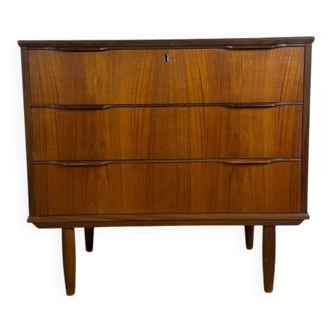 Petite commode danoise des années 60 en teck – 3 tiroirs
