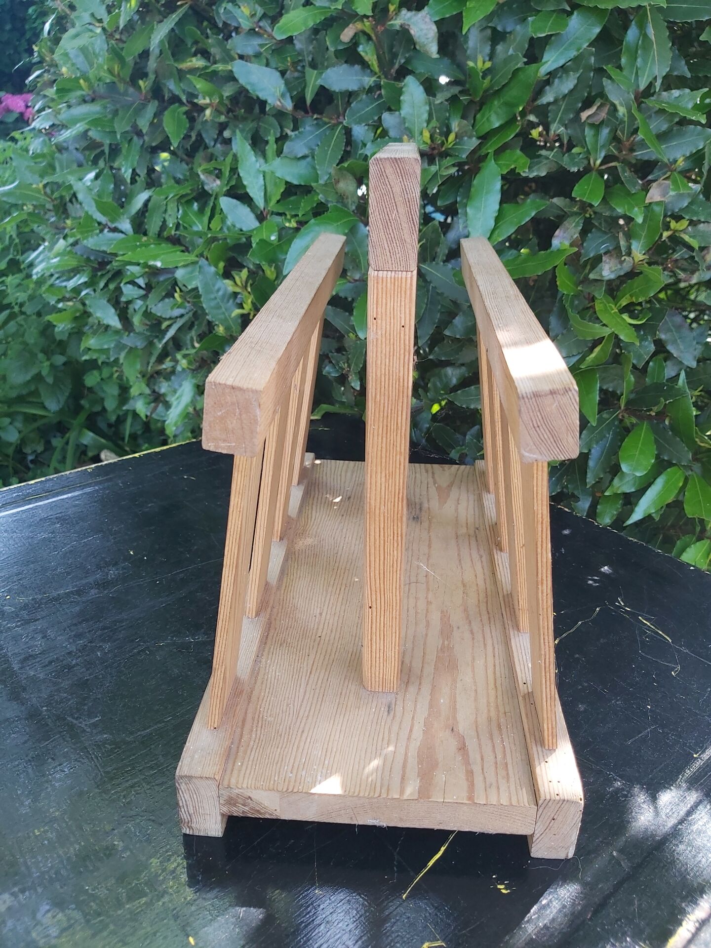 Magazine rack, book holder