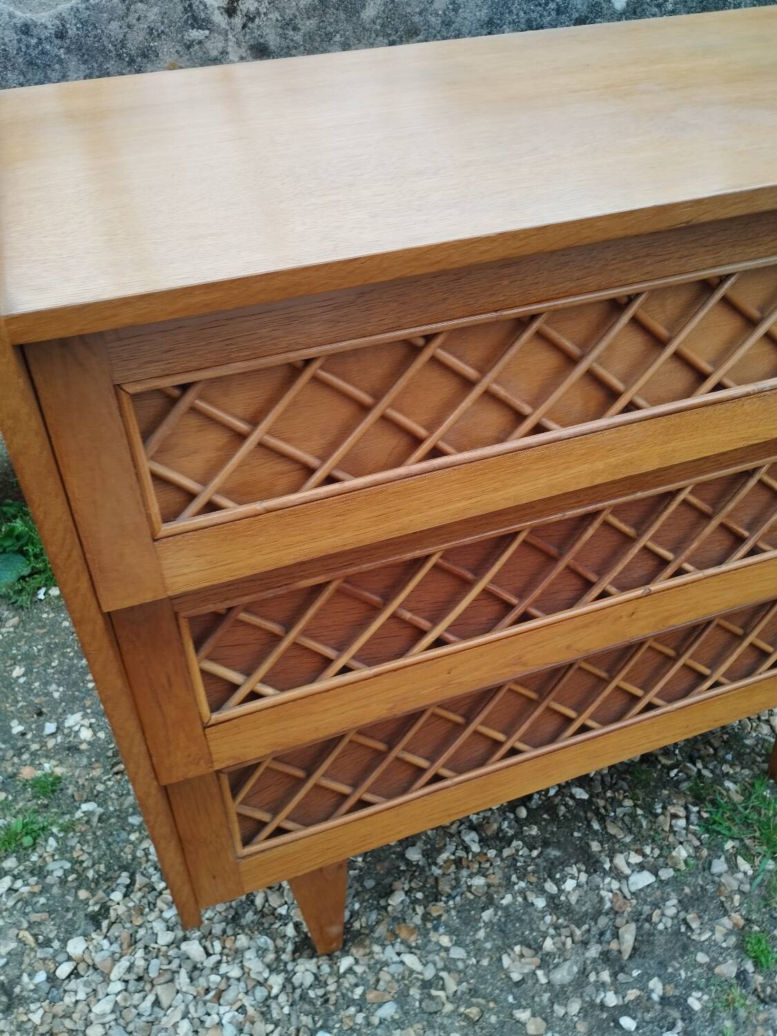 Commode en rotin ancien vintage pieds compas