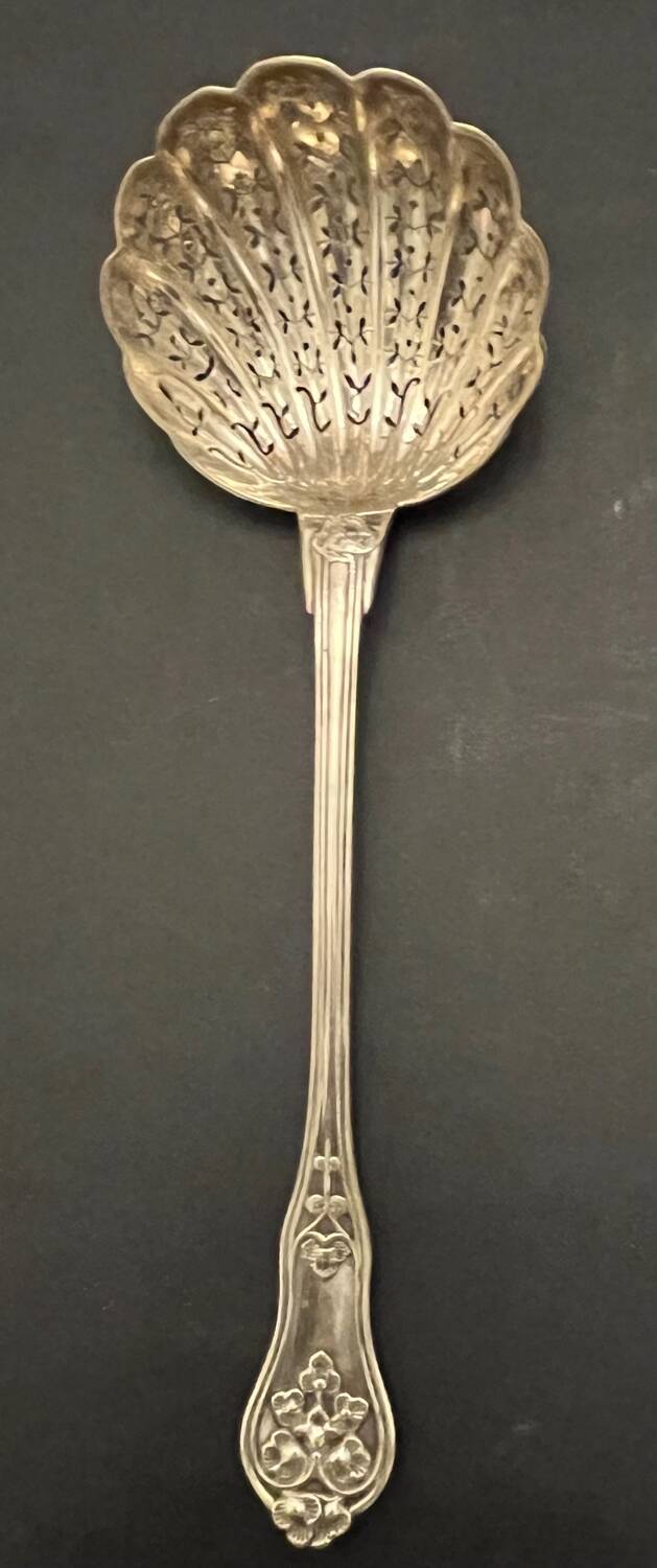 Silver dusting spoon