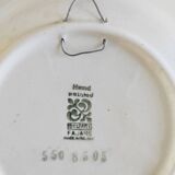 Decorative plate painted flowers