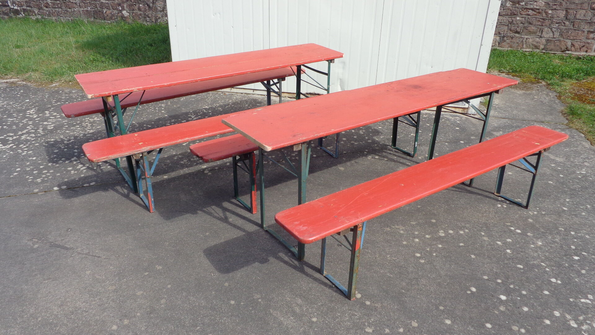 2 placemats and brewery benches