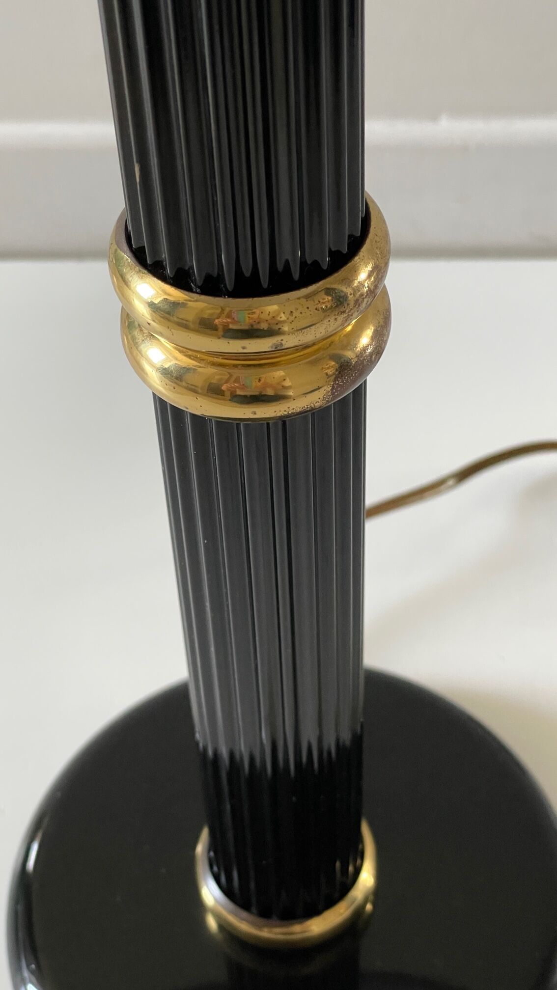 Lampe Le dauphin laiton et velours