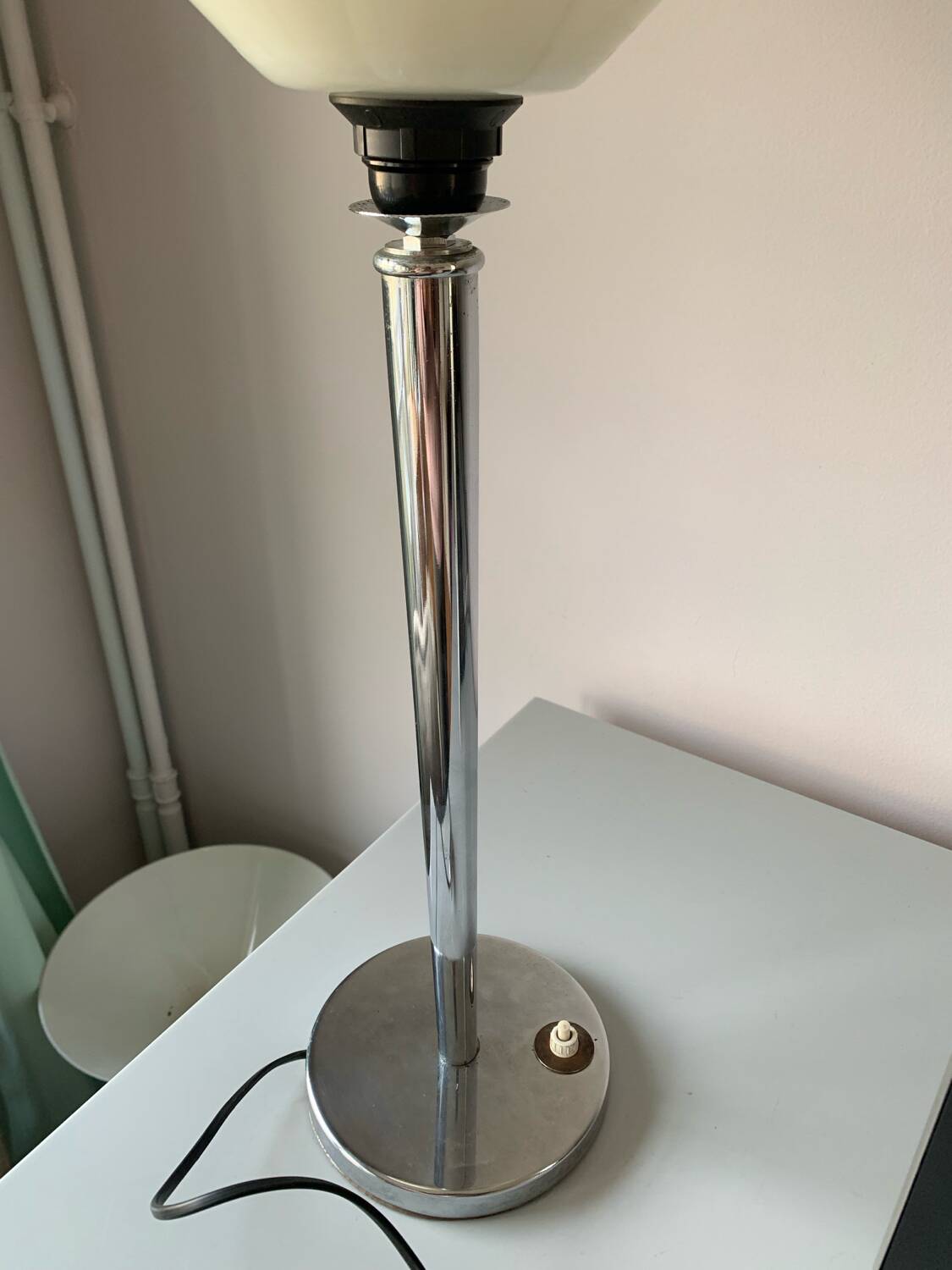 Art deco white opaline chrome lamp