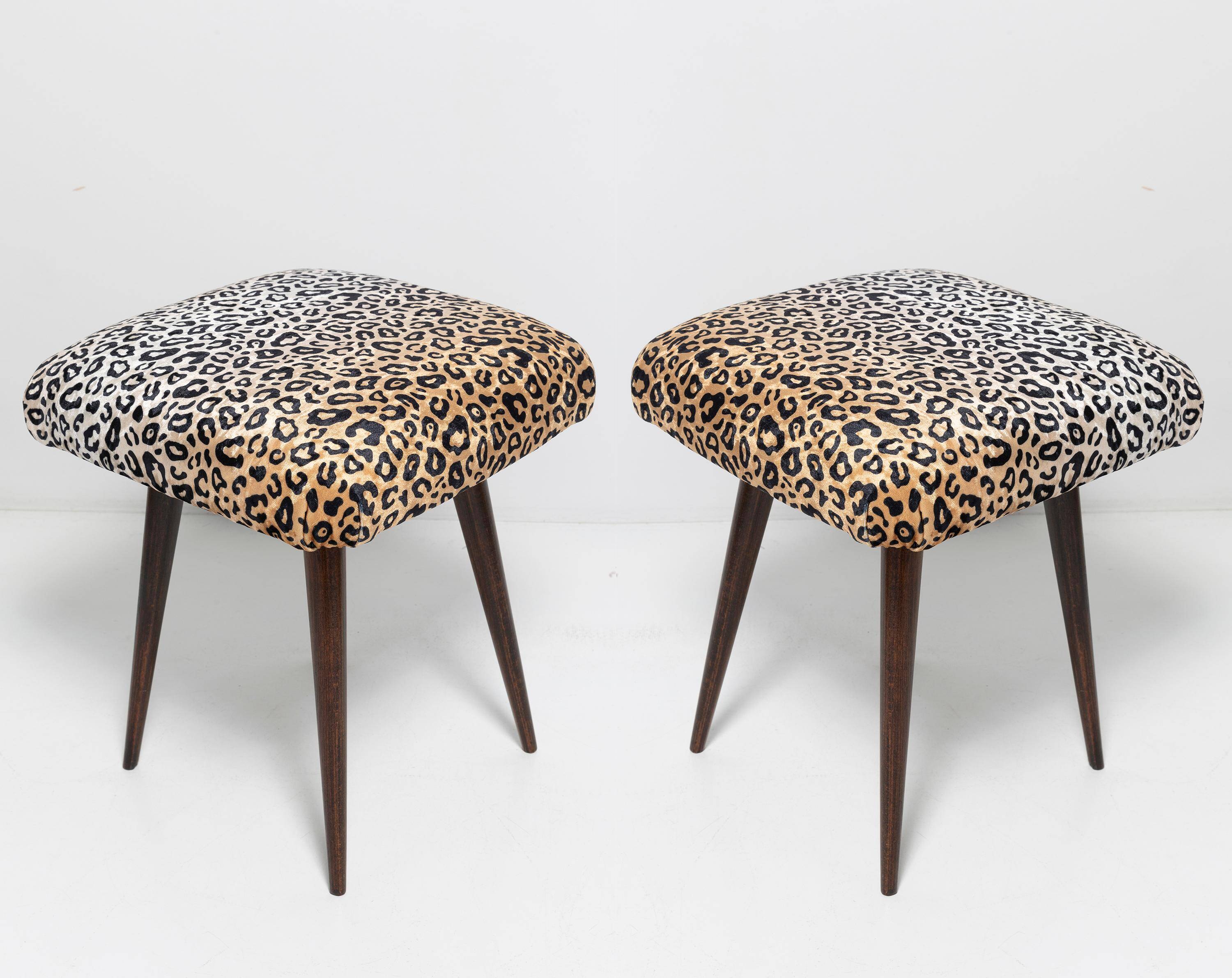 Pair of vintage leopard velvet stools from the 20th century, Europe, 1960s.