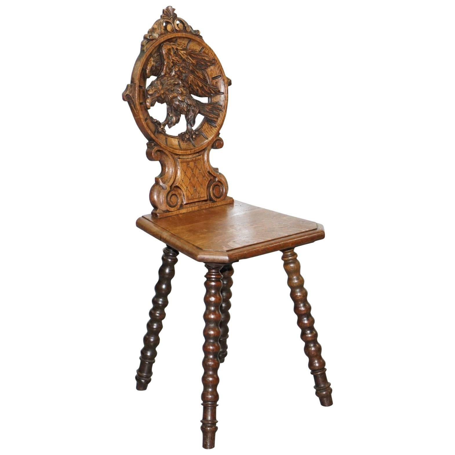 Chaise de vestibule Black Forrest en bois sculpté 19ème siècle