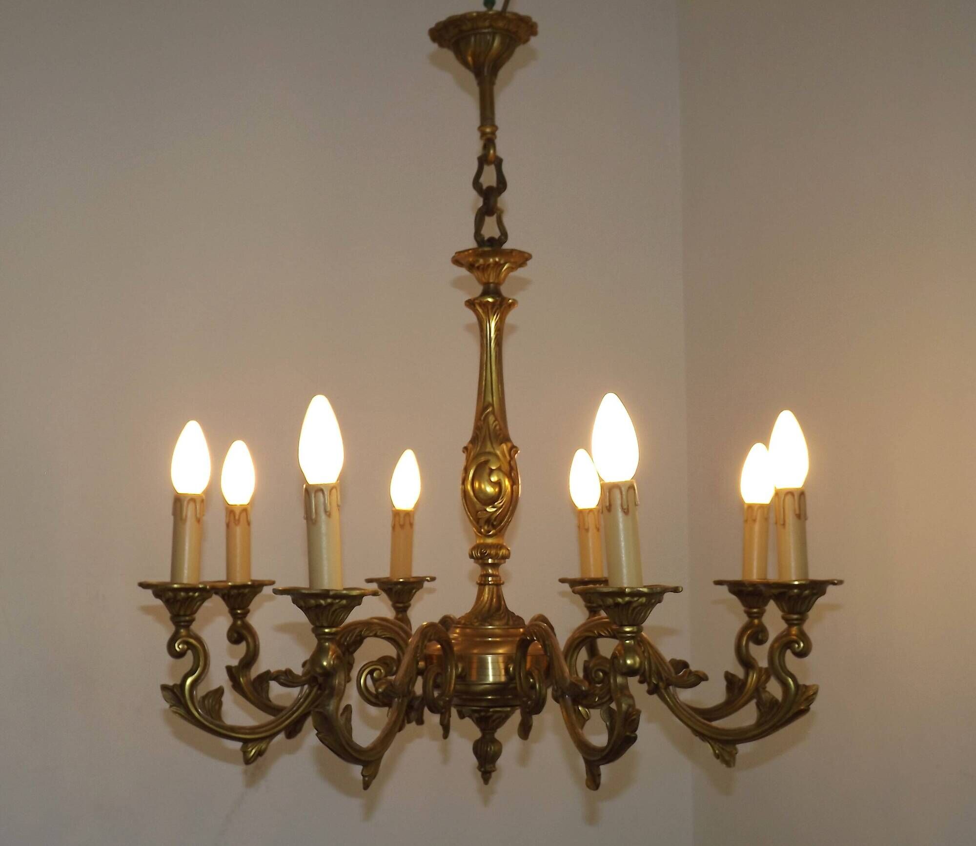 French Antique Traditional Bronze 8 Light Chandelier Acanthus Detail 5566