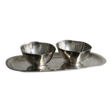 Fixed sauce boats on stainless steel tray