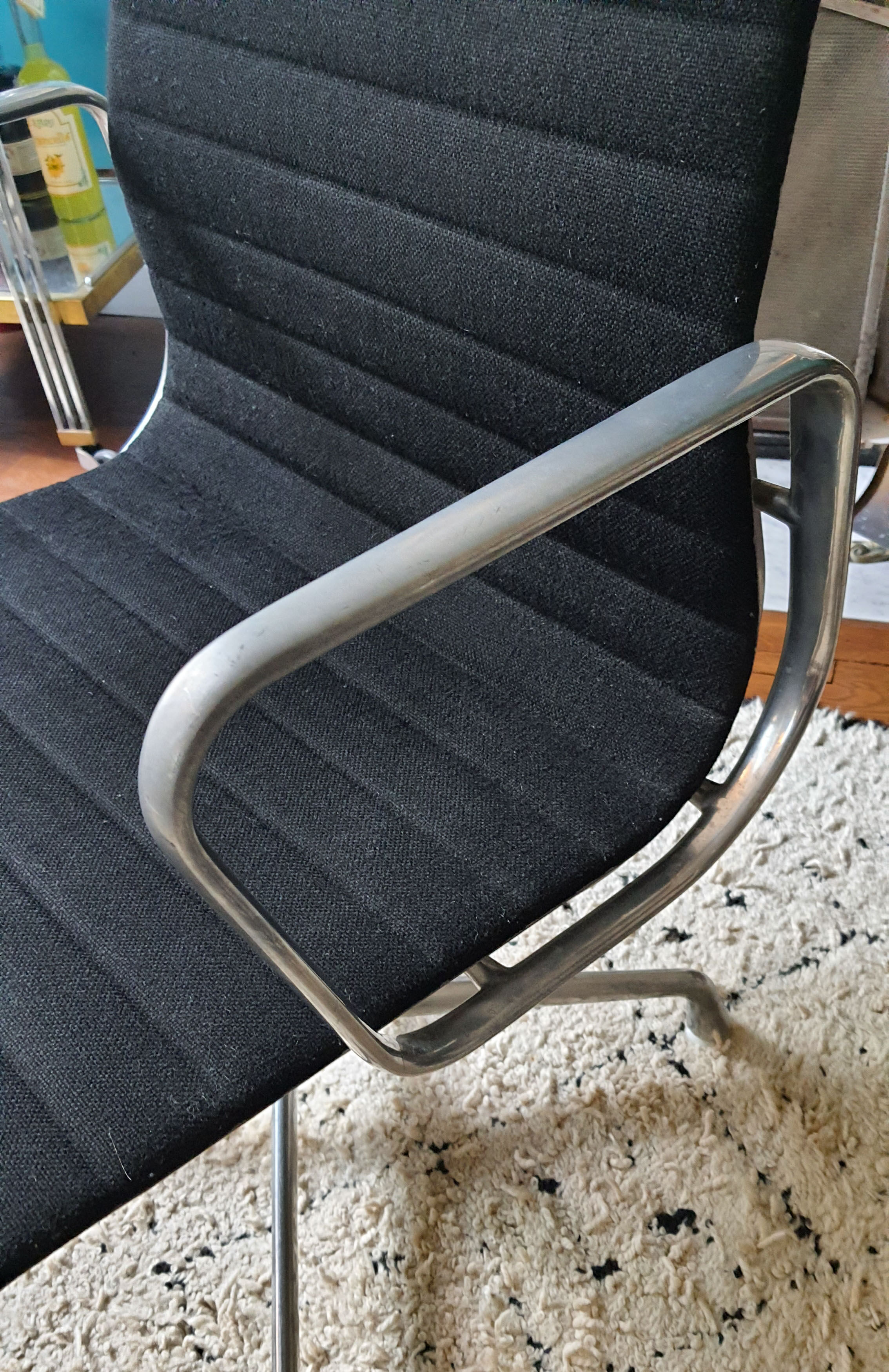 Fauteuil de bureau EA 107 Eames éditon Herman Miller 1959/1972