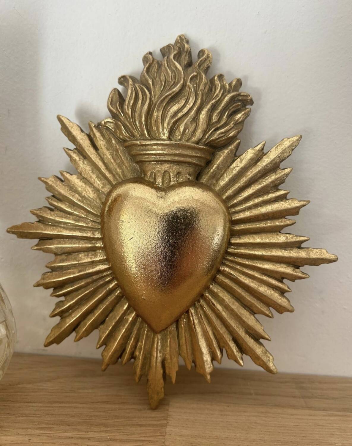 Golden ex-voto mural