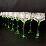12 Verres à vin blanc en cristal taillé