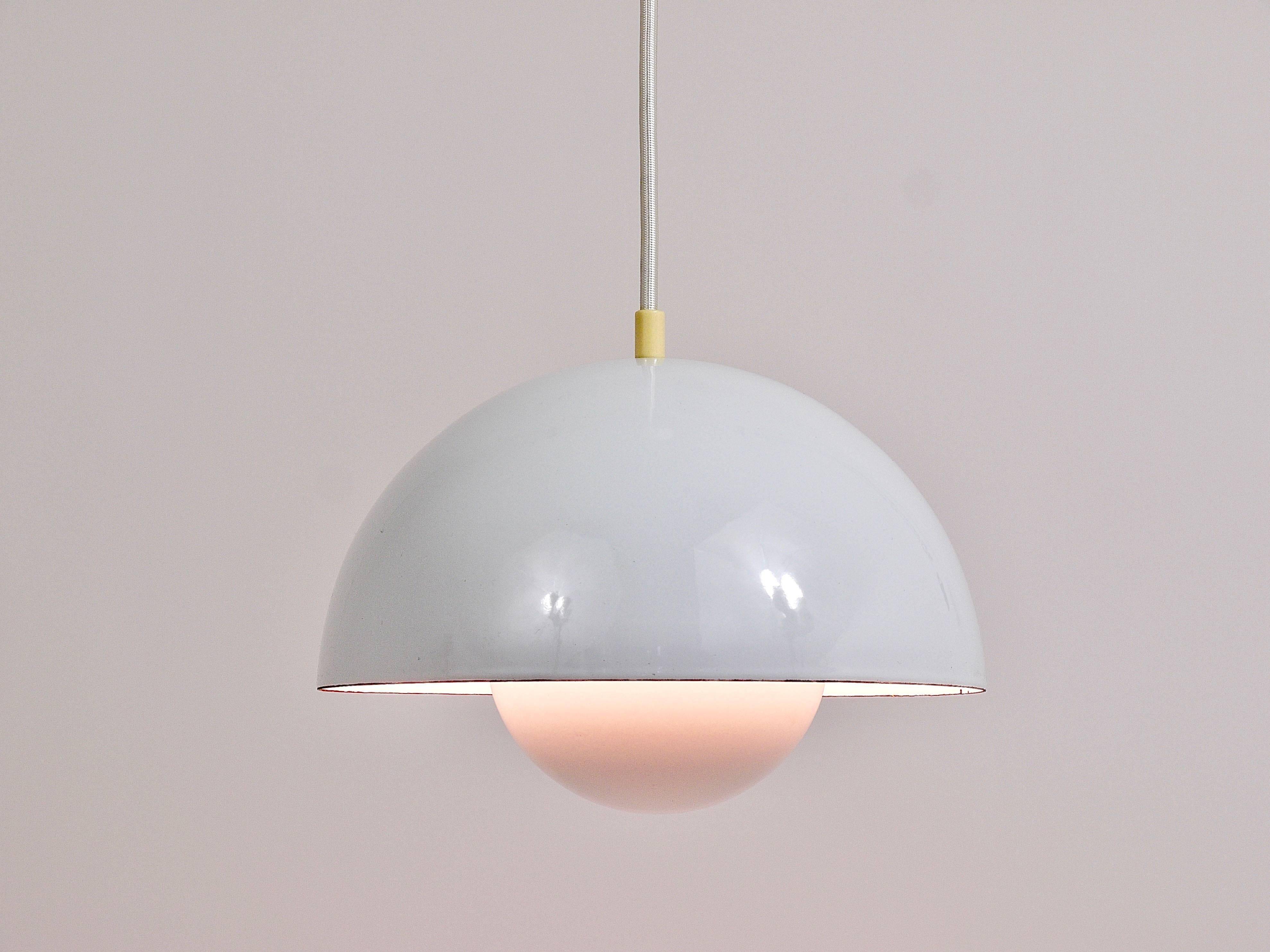 White Verner Panton flower pendant, Louis Poulsen, Denmark, 1969