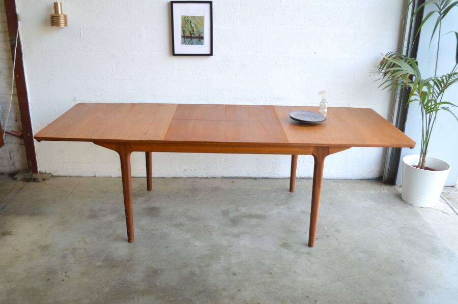 Table par McIntosh – double rallonges papillons 160cm