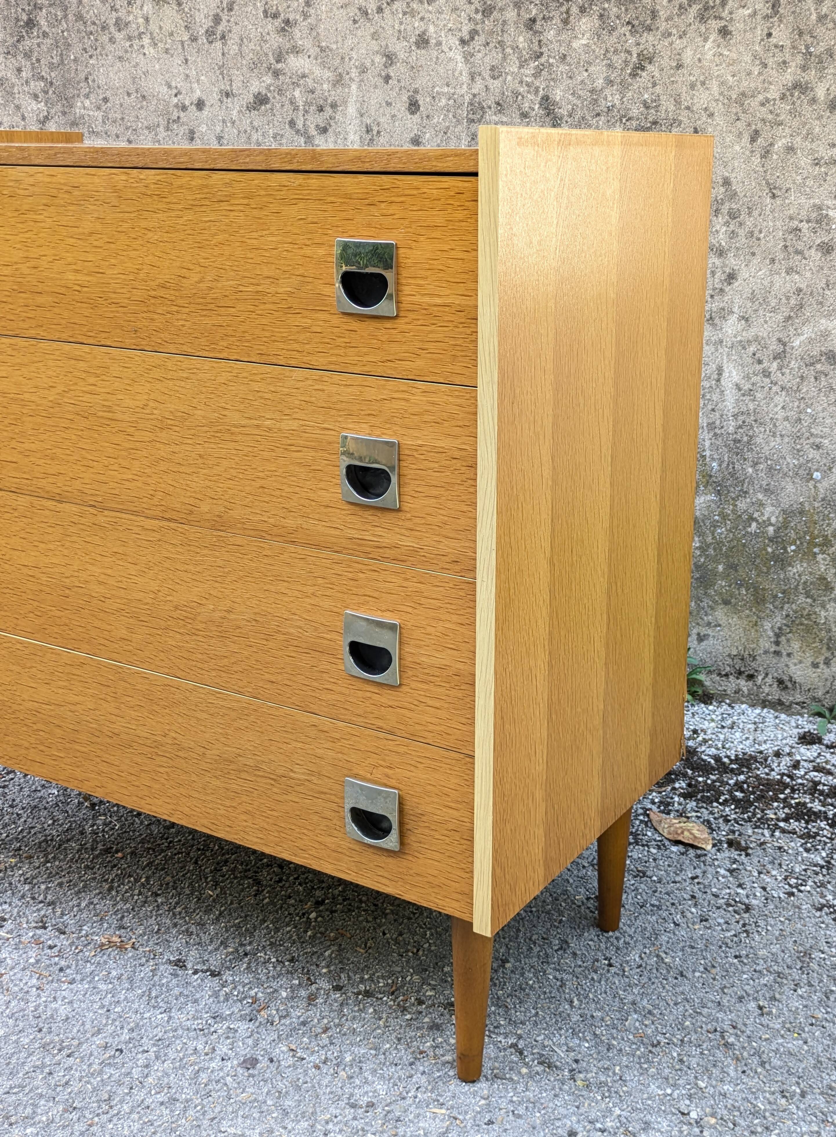 Vintage chest of drawers with 4 drawers, 1970.