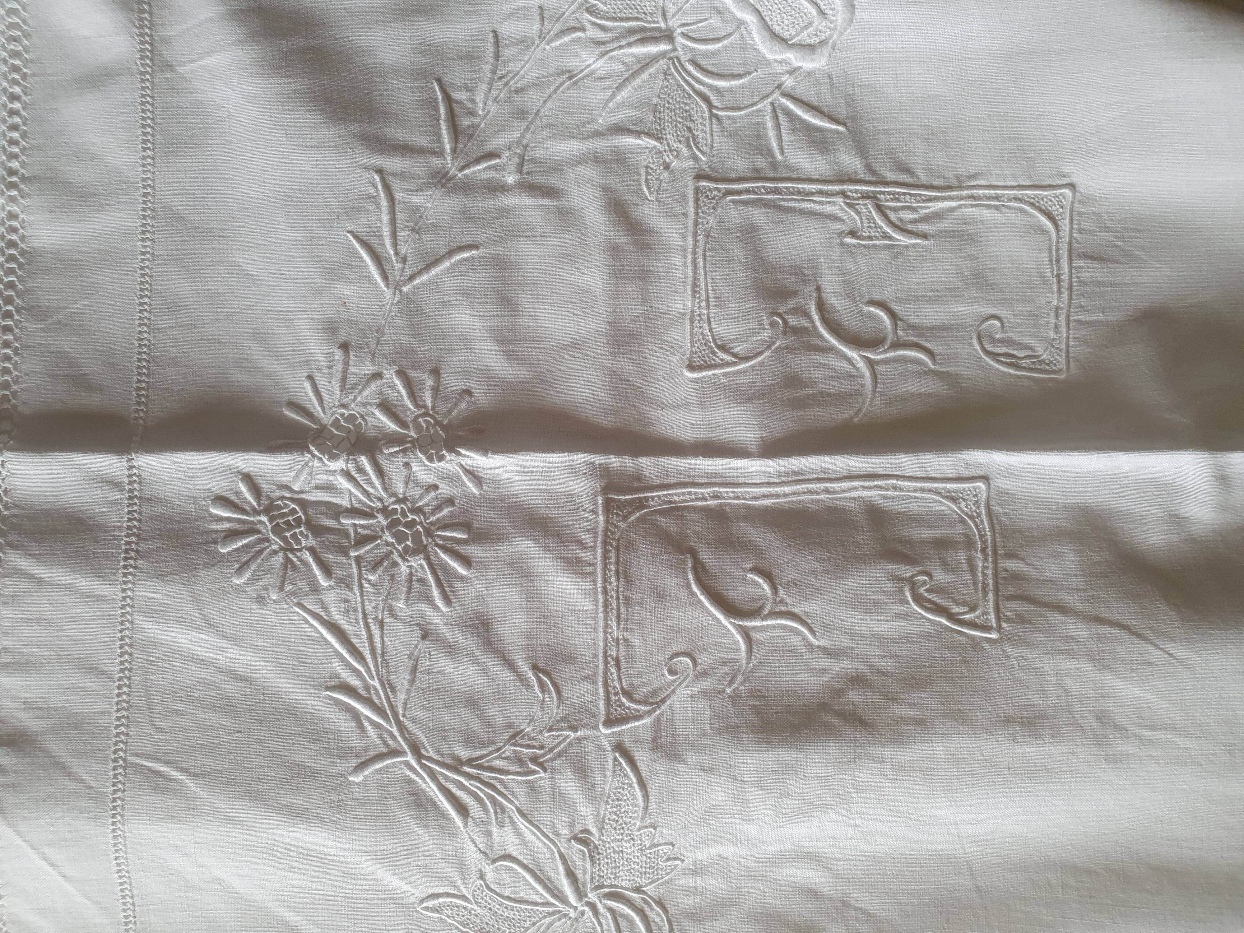 El monogrammed sheet with Venice days