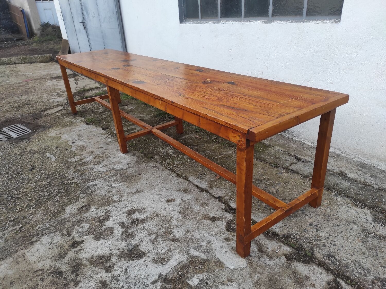 Old country farmhouse table of 3m50 for 12 people with rustic fir spacers