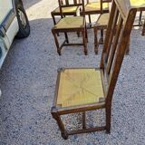 Chaises en bois et paille