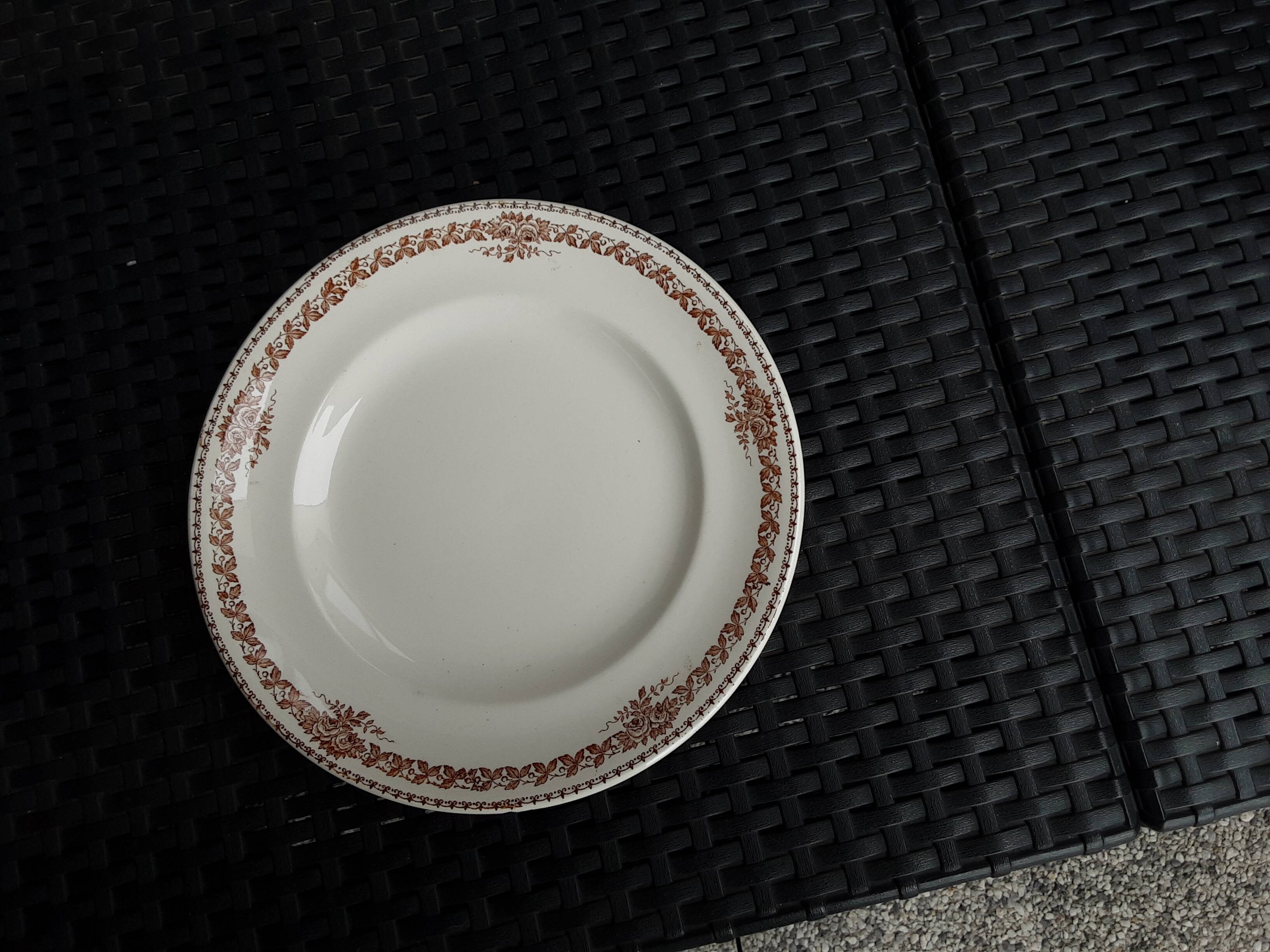 Set of 6 vintage flat plates, 23 cm, Longwy brand, Mireille pattern.