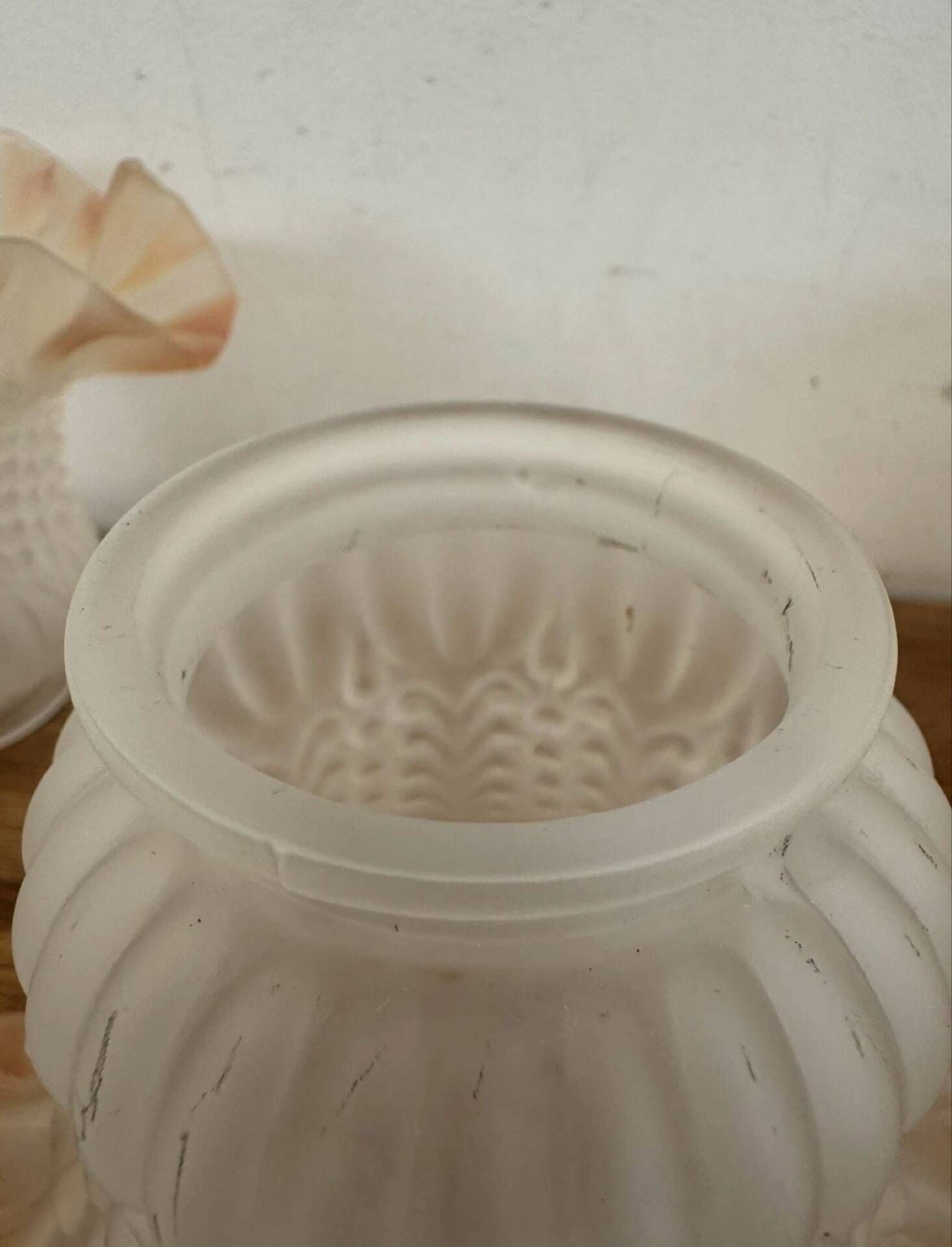 Lot 3 Tulipes jaune Ancienne en verre moulé dépoli art déco lustre, ab