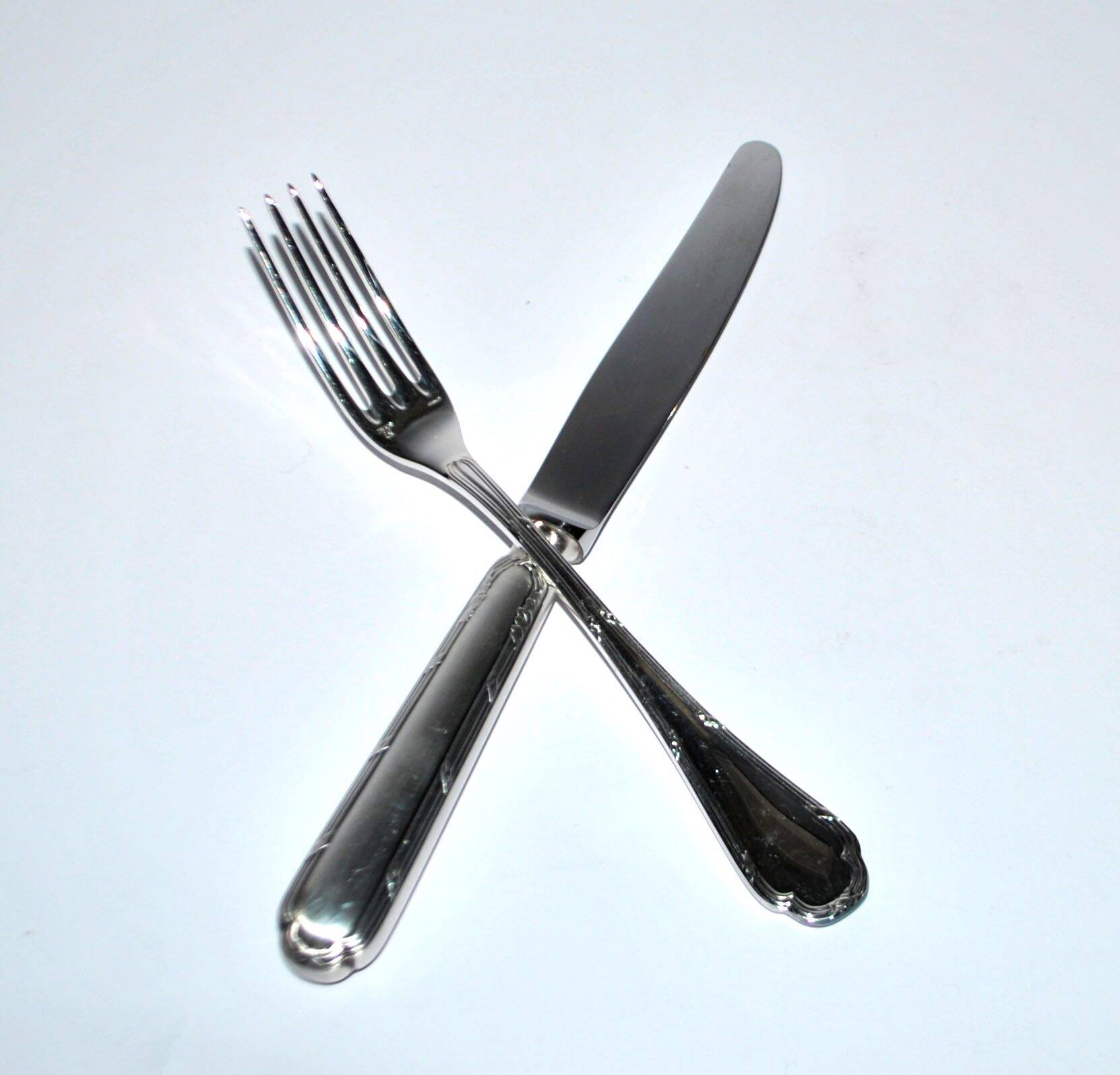 Ercuis set of 2 Trianon metal-plated dessert cutlery with crossed ribbon for cheese starter.