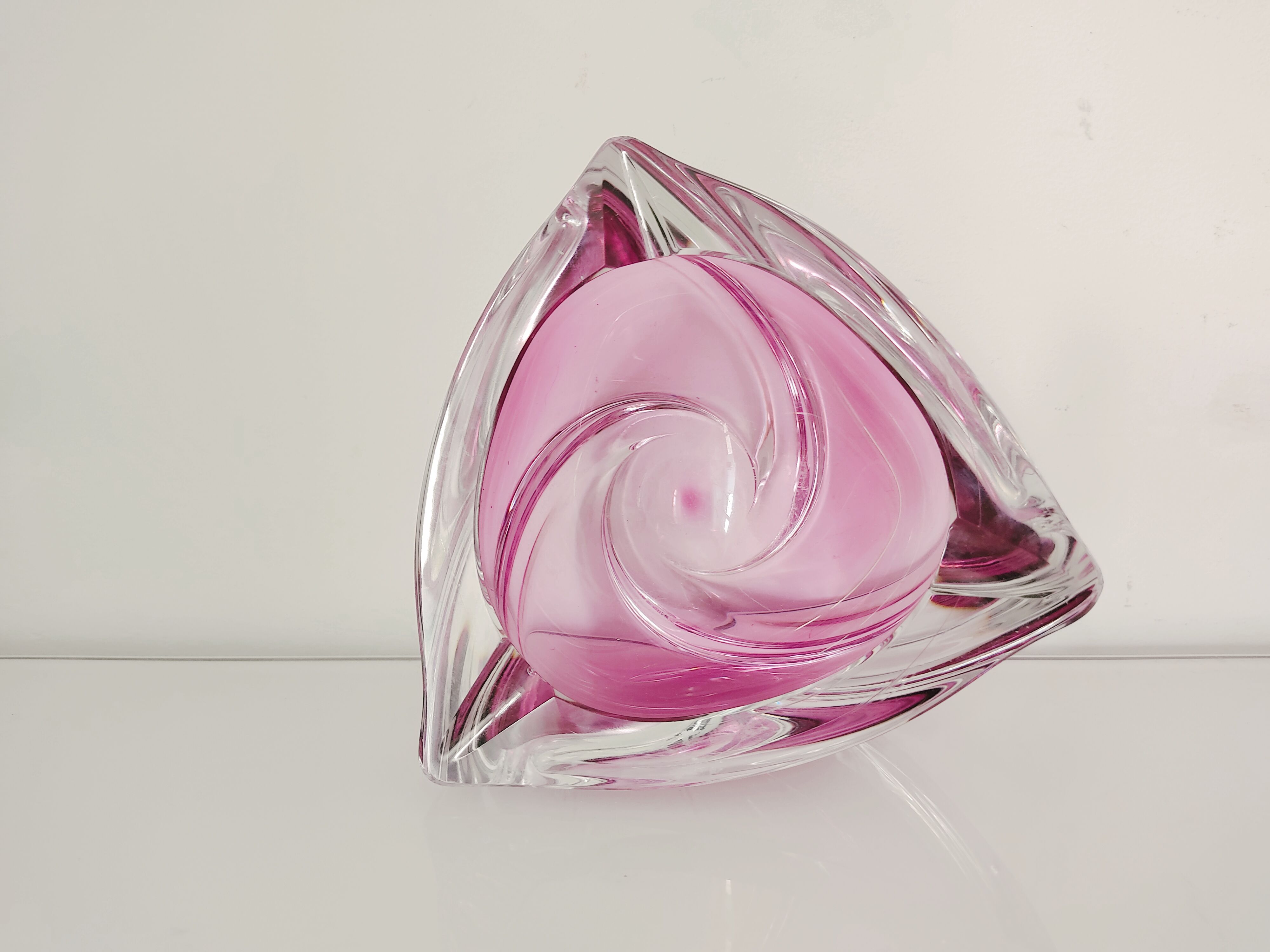 Purple crystal ashtray Val Saint Lambert trident model