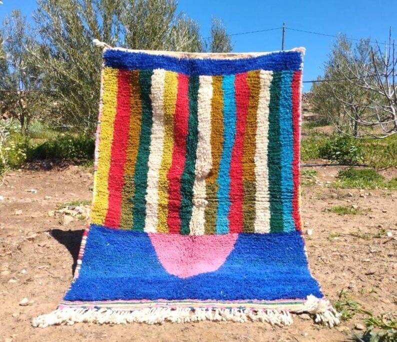 Traditional handwoven Berber rug, size 160 x 240 cm