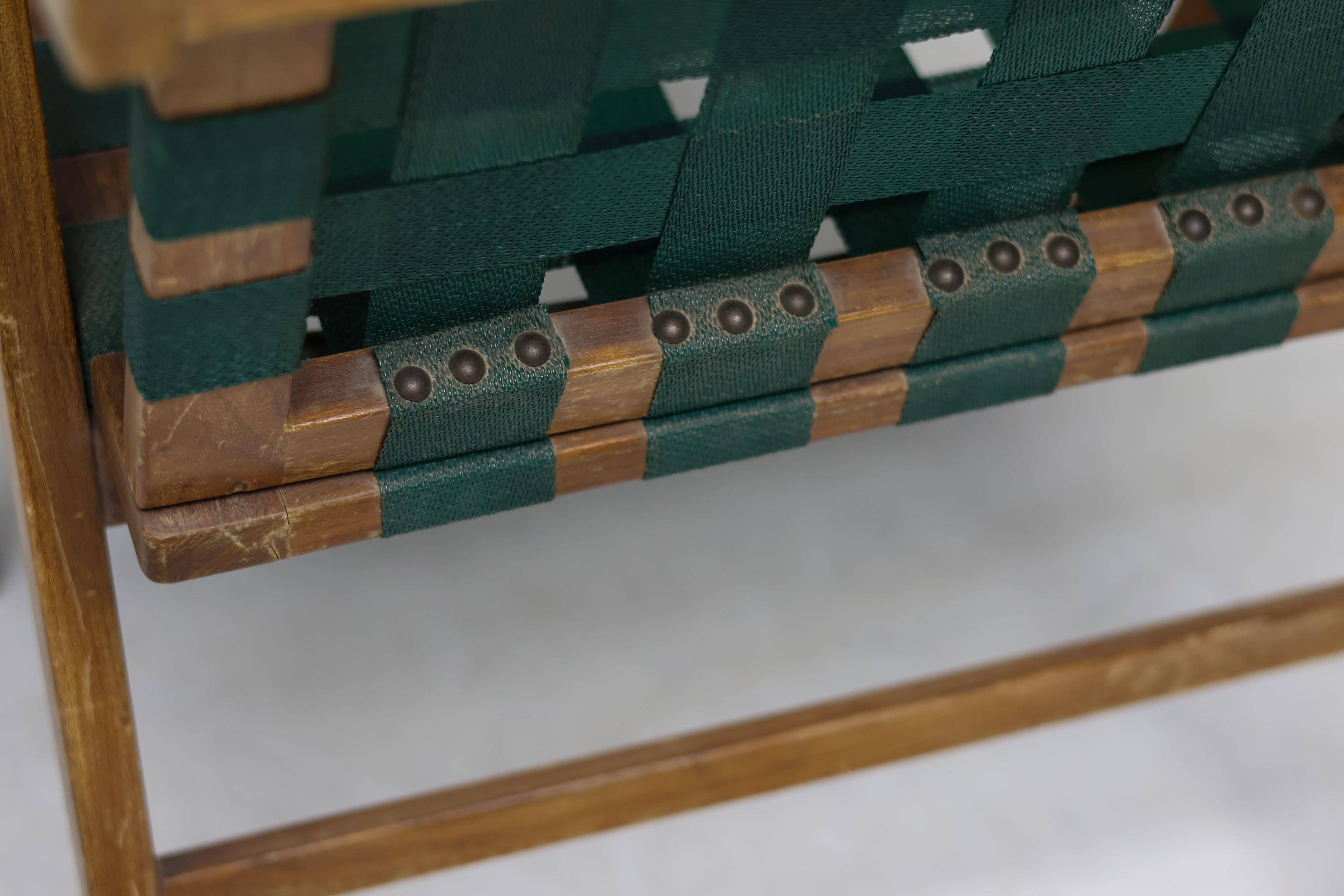 Mid-century Italian armchair in walnut with straps, in the style of Franco Albini.