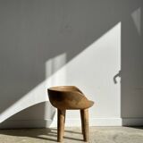 Quadripod chair with round seat and small back in natural monoxyl mango wood