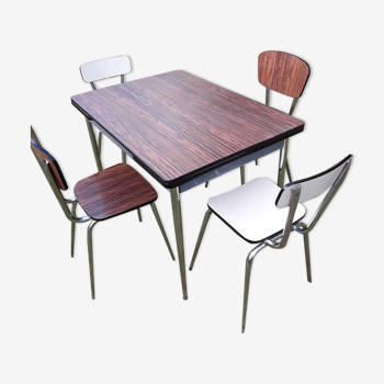 Table et quatre chaises en formica vintage