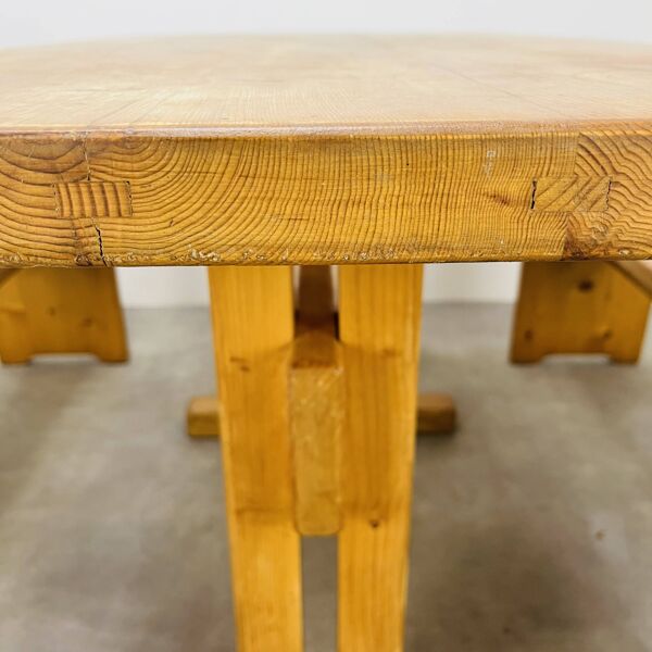 Table Charlotte Perriand Les Arcs
