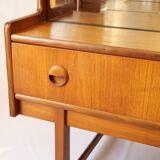 Turnidge bookcase