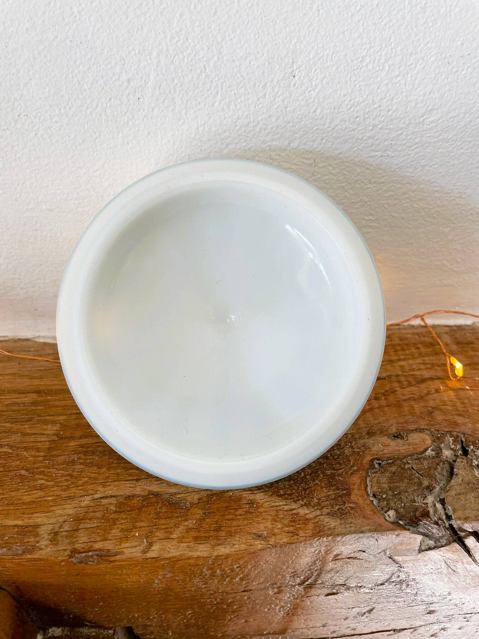 White opaline bonbonnière