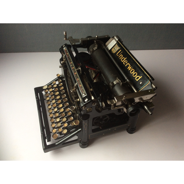 Machine à écrire ancienne Underwood n°5 Selency Machine à écrire ancienne Underwood n°5 Selency