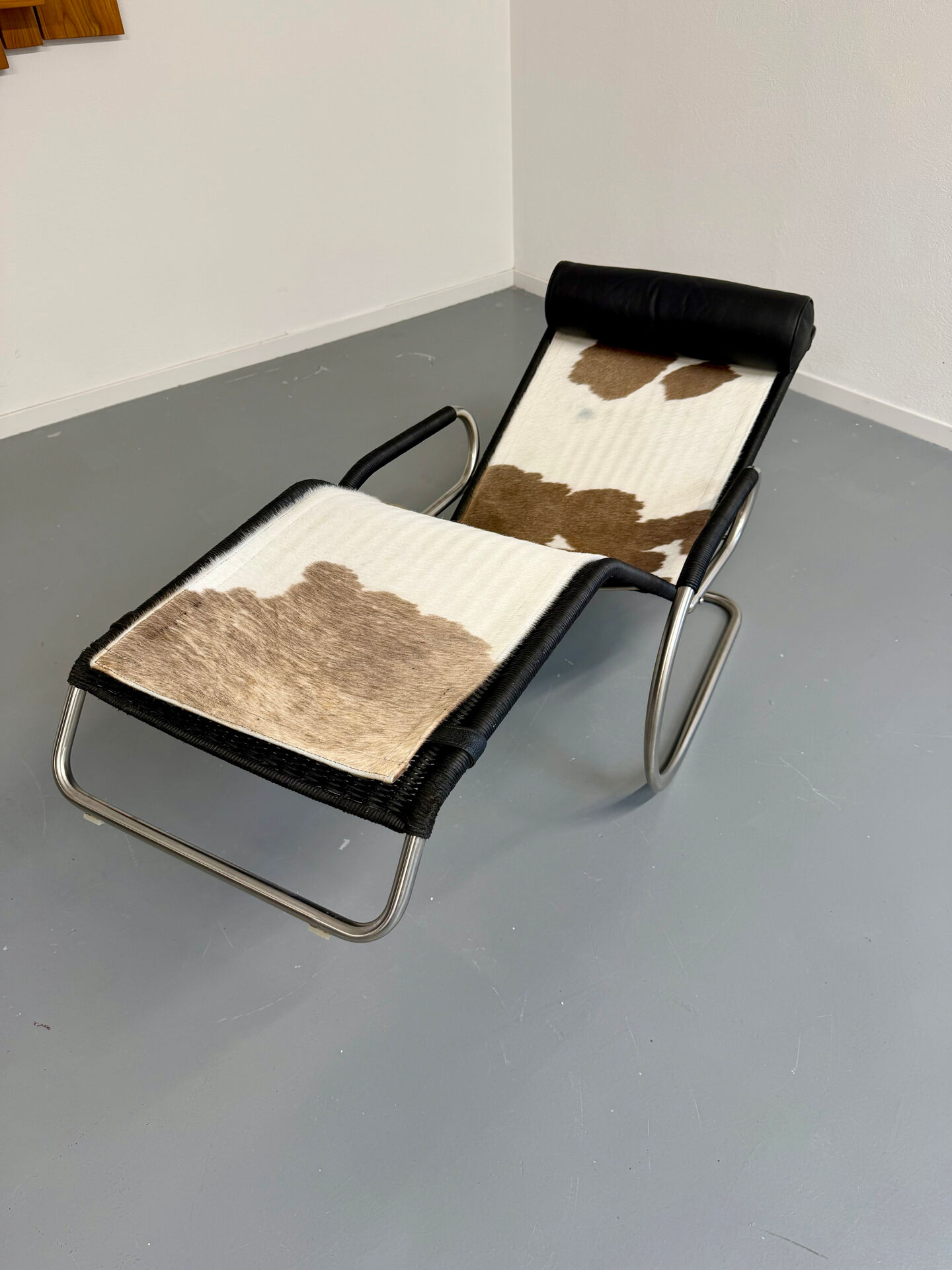 Fauteuil Lounge design Tecta par Mies Van Der Rohe réglable vintage