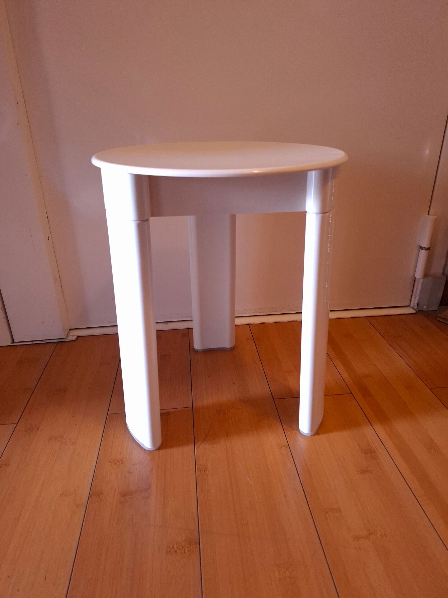 Table d'appoint design Olaf von Bohr, années 1970