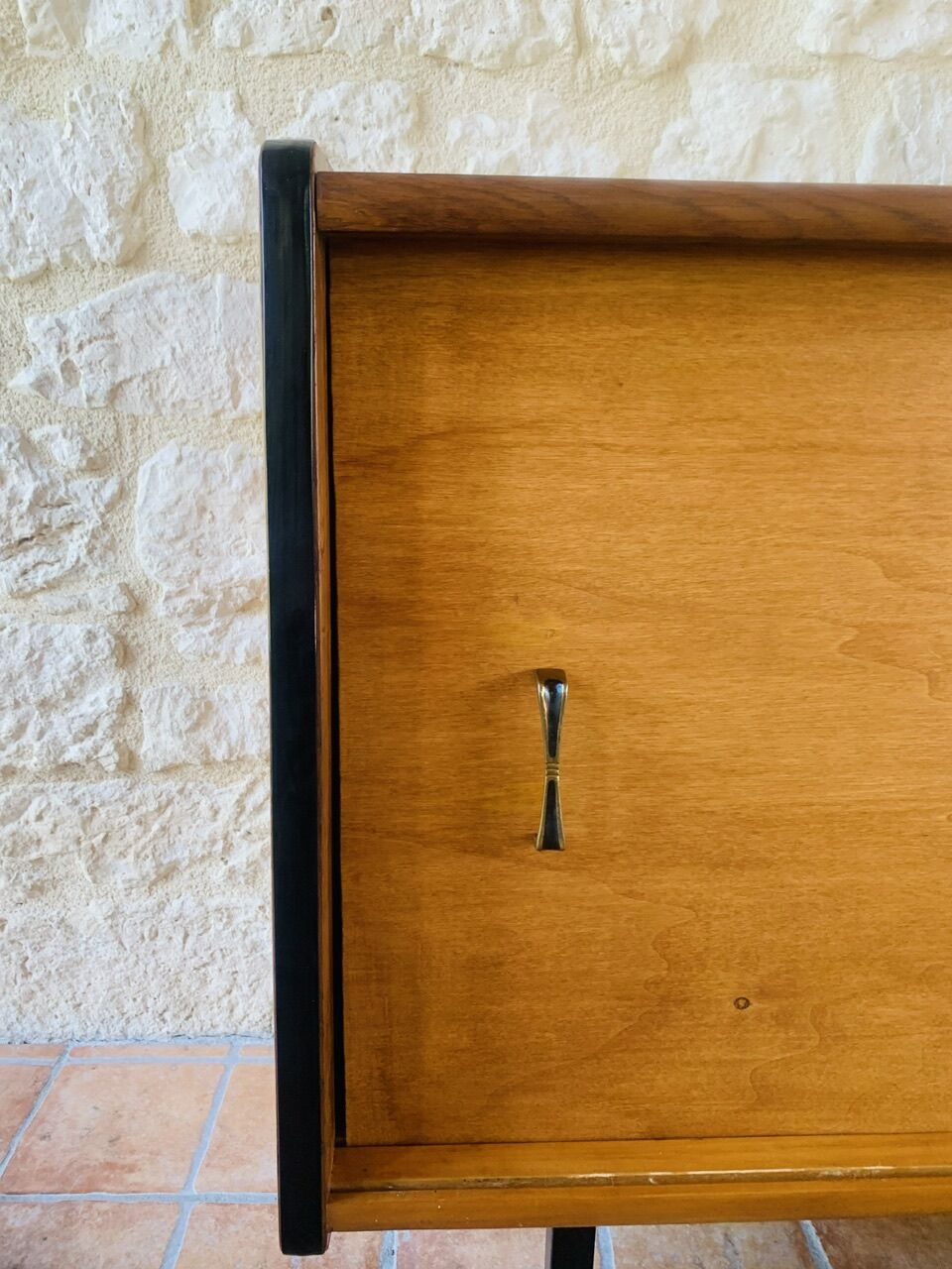 Small vintage row with sliding doors, metal legs Circa 50's