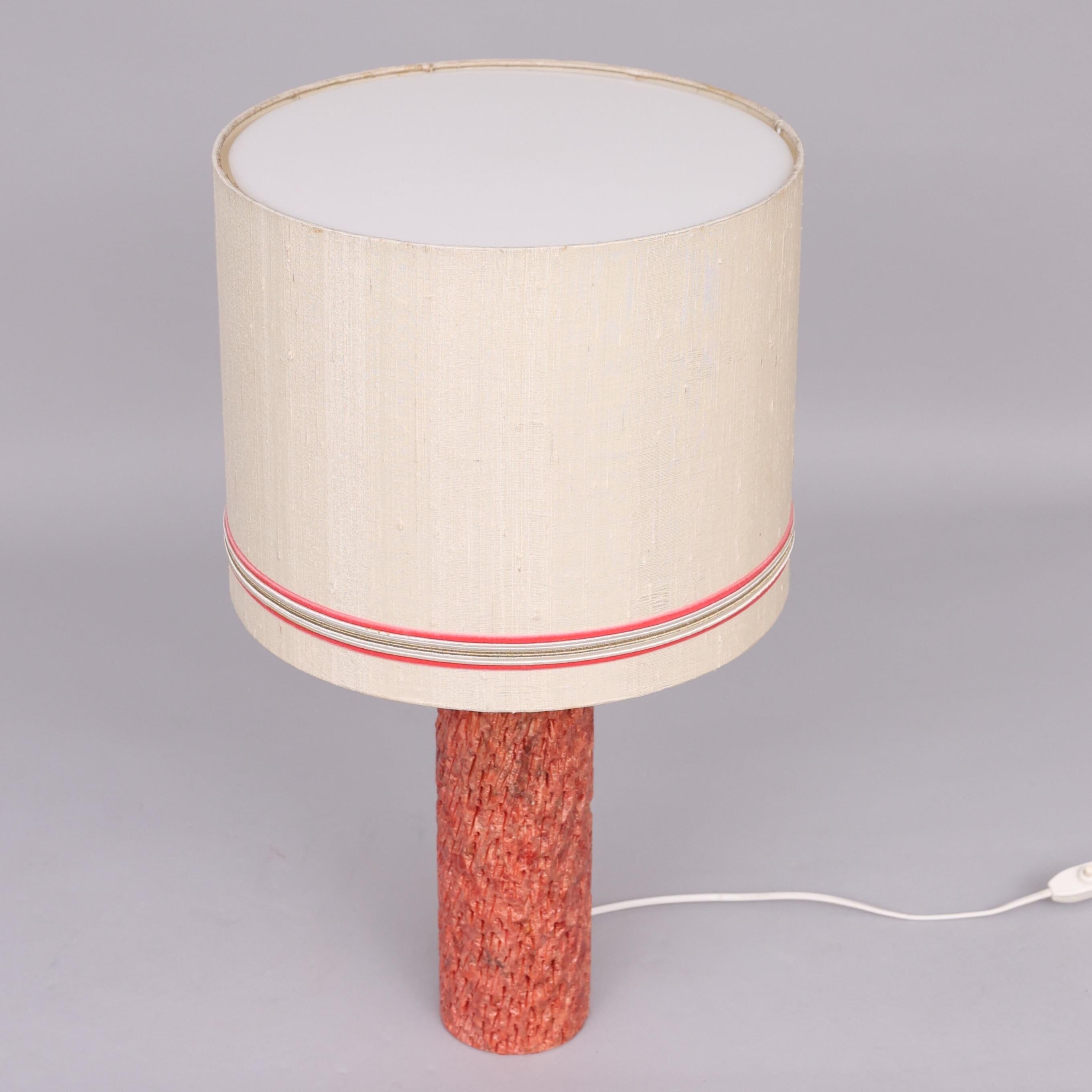 Textured sculpted table lamp Anonymous, Italy, 1950