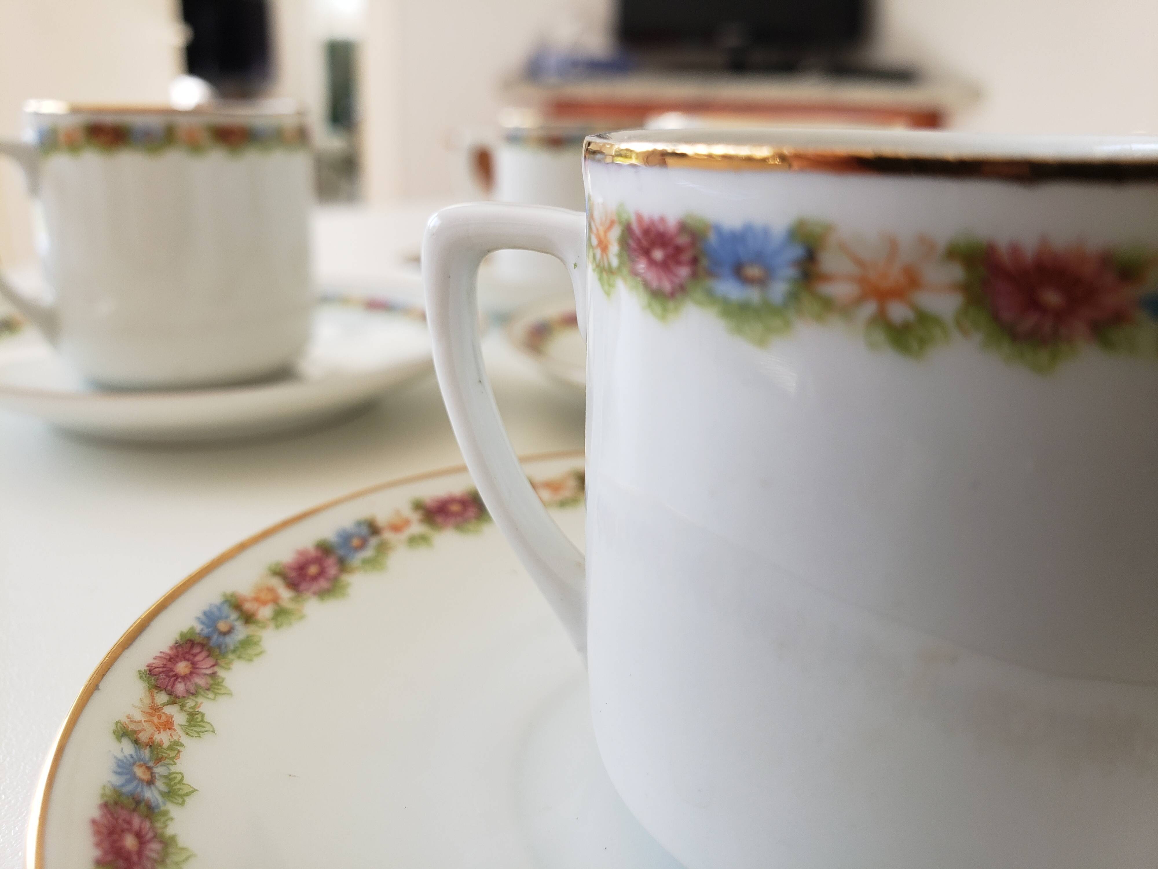 Set of 6 porcelain coffee cups